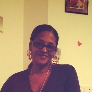 Meet your Posher, Adrienne